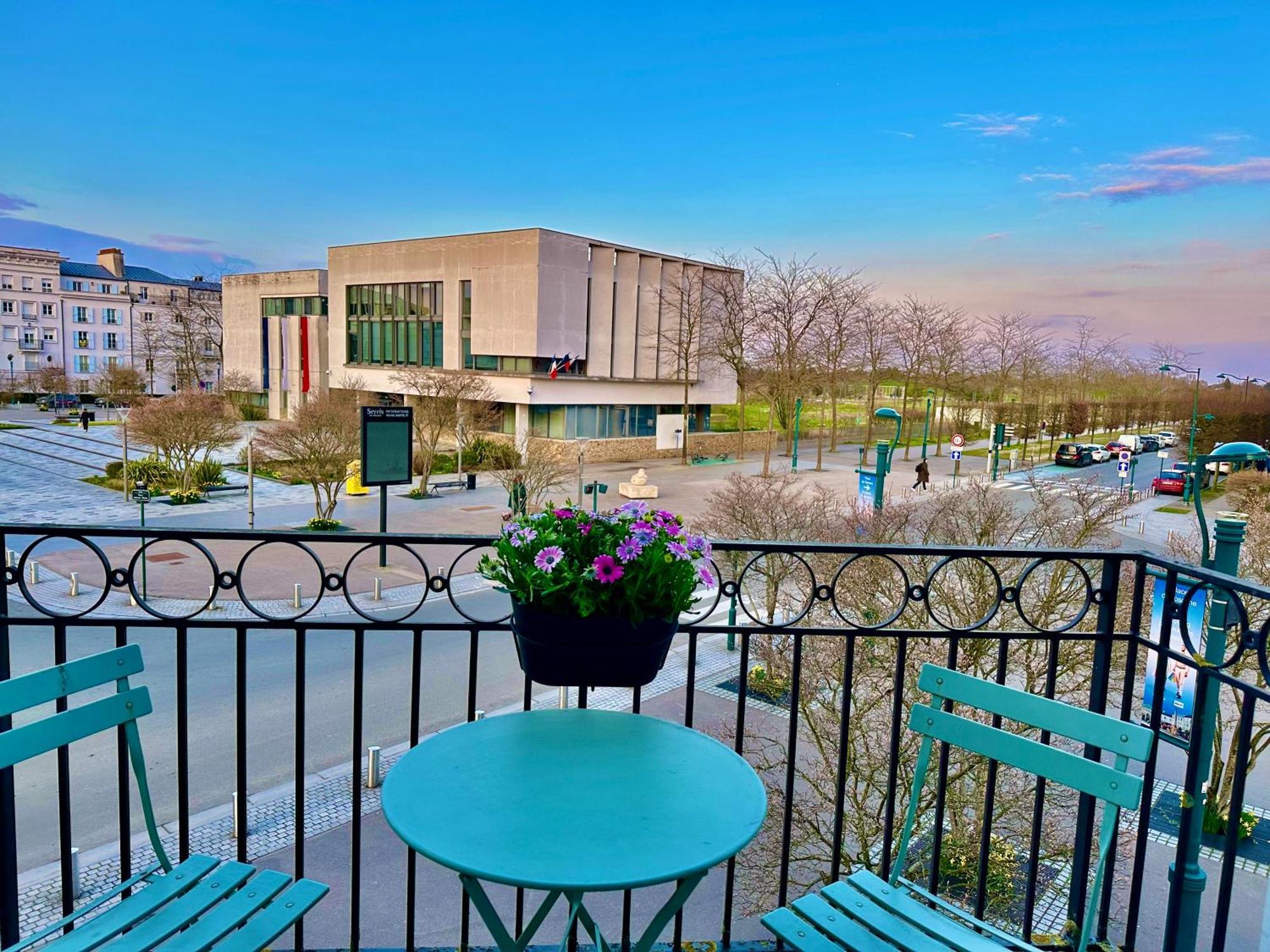 Appt Vue Place De Toscane - 4Min Disneyland-Paris 세리스 외부 사진